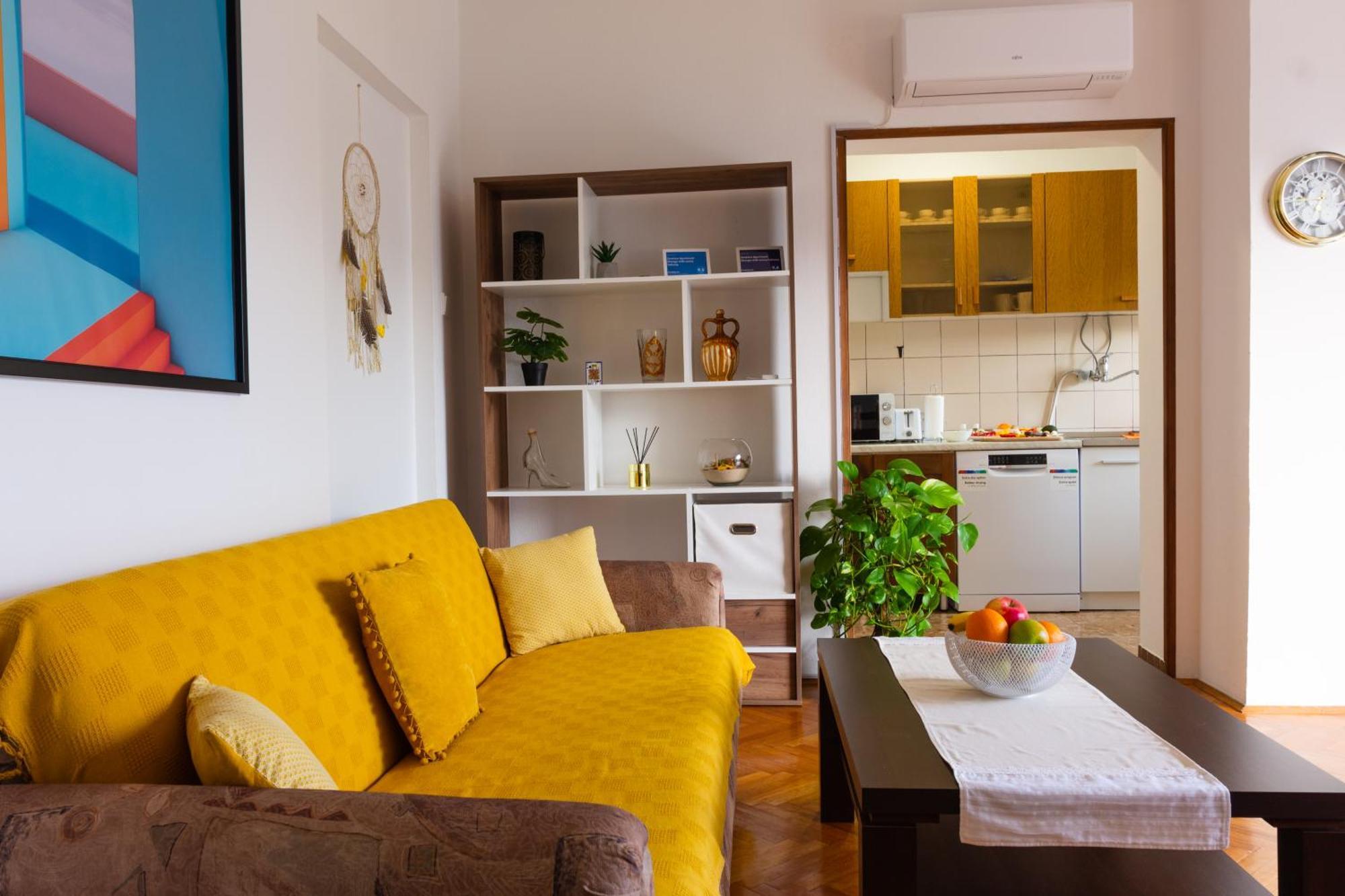 شقة Sea View Retreat With 170Mbps Wifi And Sunny Balcony كاستاف المظهر الخارجي الصورة