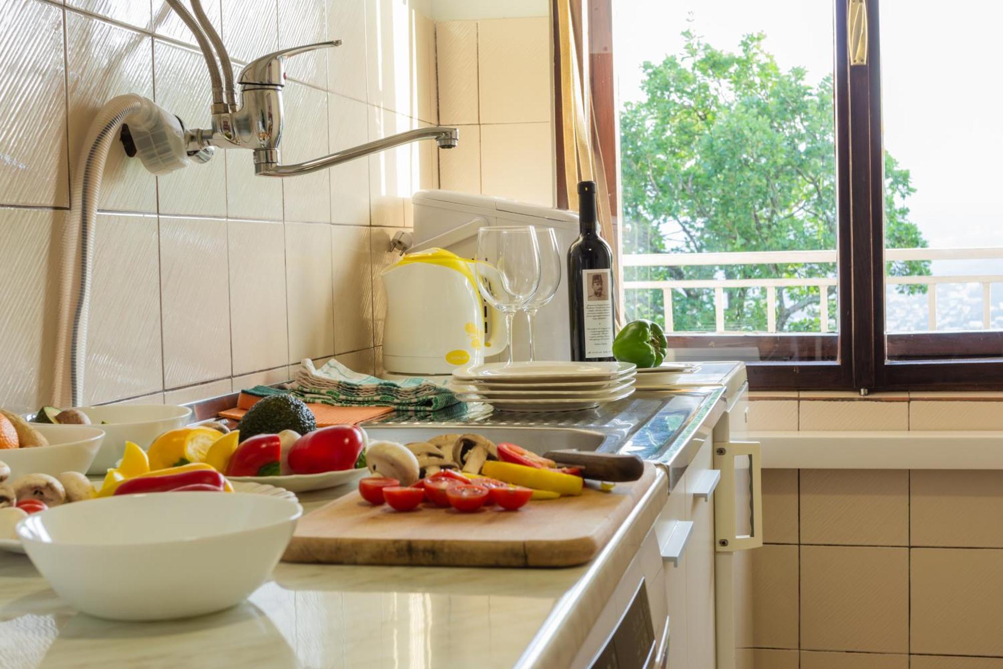 شقة Sea View Retreat With 170Mbps Wifi And Sunny Balcony كاستاف المظهر الخارجي الصورة