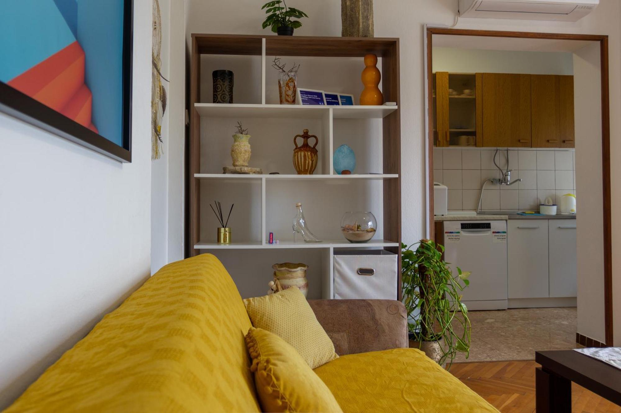 شقة Sea View Retreat With 170Mbps Wifi And Sunny Balcony كاستاف المظهر الخارجي الصورة