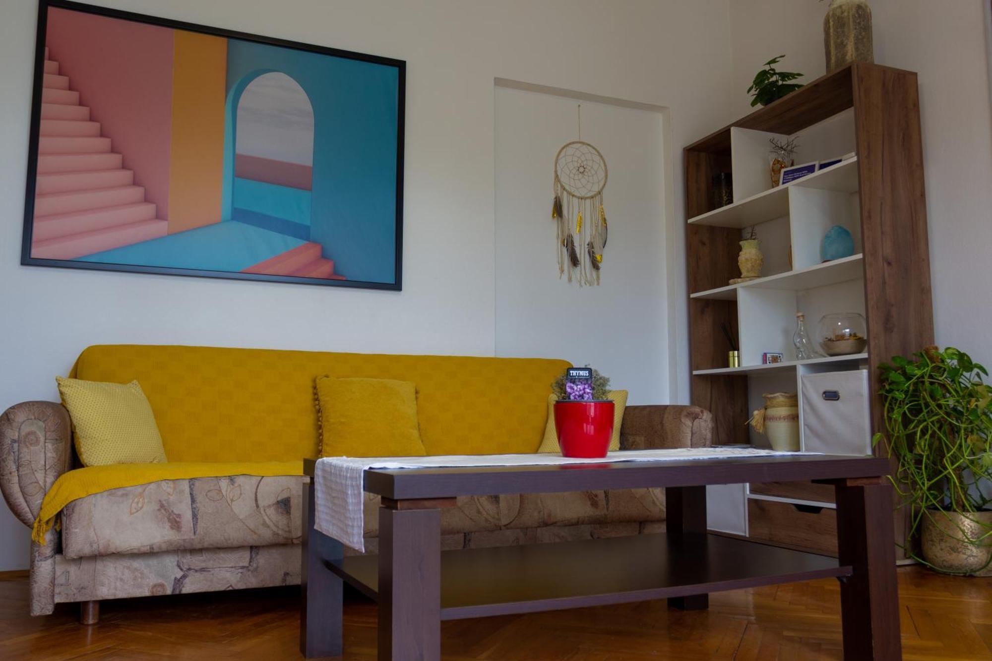 شقة Sea View Retreat With 170Mbps Wifi And Sunny Balcony كاستاف المظهر الخارجي الصورة